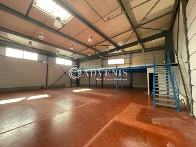 Location Activités Entrepôts YVRAC (33370) - Photo 2