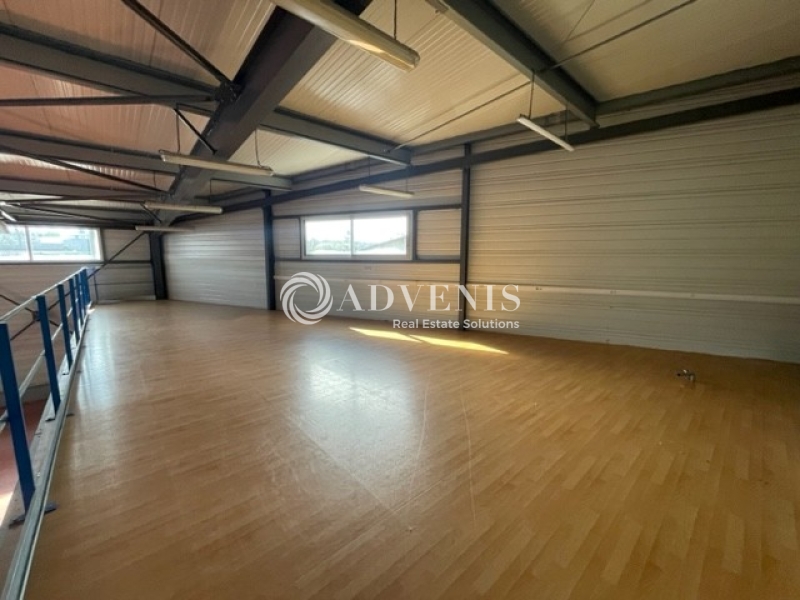 Location Activités Entrepôts YVRAC (33370) - Photo 5