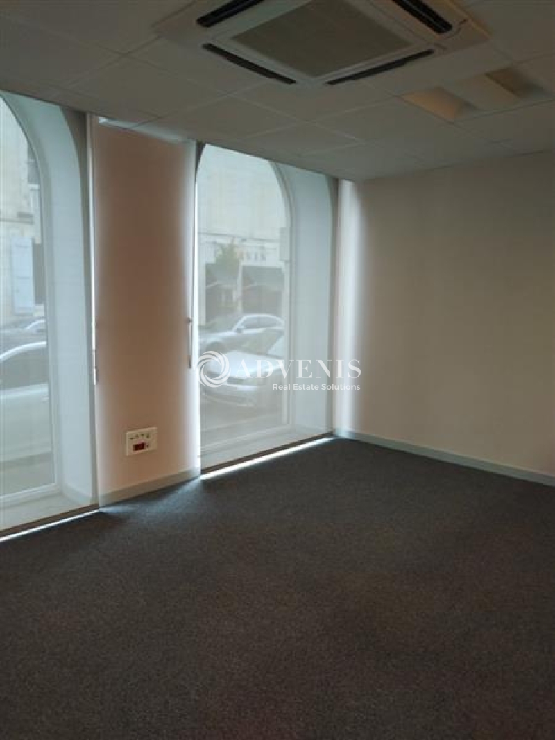 Location Bureaux ROCHEFORT (17300) - Photo 2