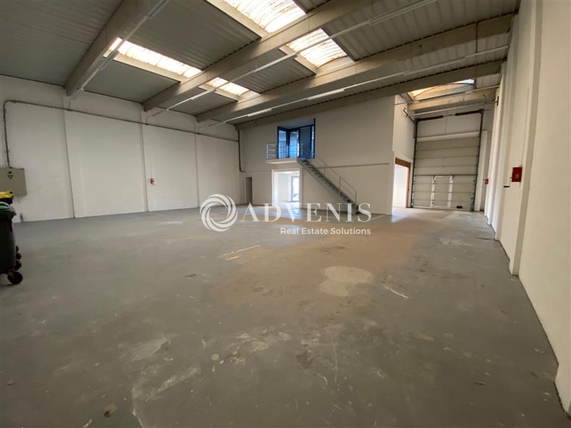 Vente Utilisateur Activités Entrepôts MOISSY CRAMAYEL (77550) - Photo 1