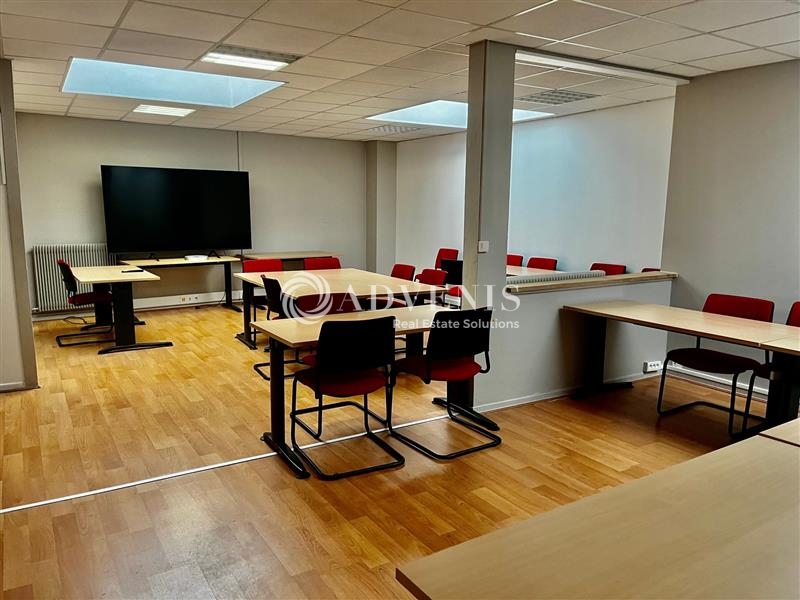 Location Bureaux SAINT CYR SUR LOIRE (37540) - Photo 1