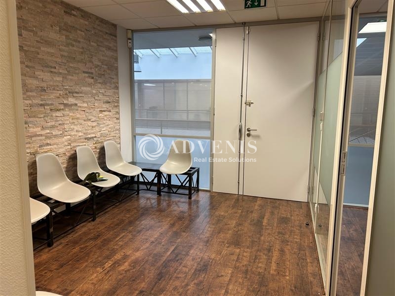 Location Bureaux SAINT CYR SUR LOIRE (37540) - Photo 1