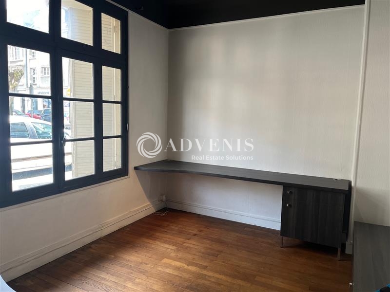 Location Bureaux VENDOME (41100) - Photo 1