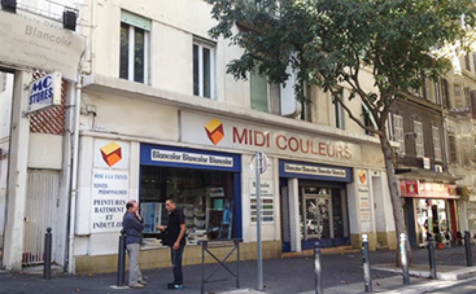 Transaction : location de 809 m² de locaux d'activités à Marseille (13) par la société KIRAZ LIFE MOBILYA