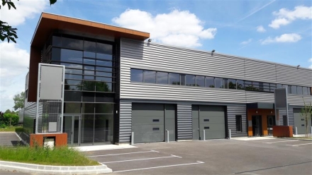Transaction : location de 1 160 m² de locaux d'activités à Croissy-Beaubourg (77)
