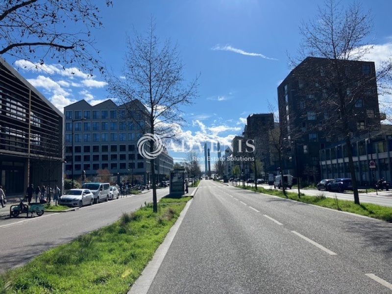 Location Commerces BORDEAUX (33000) - Photo 8