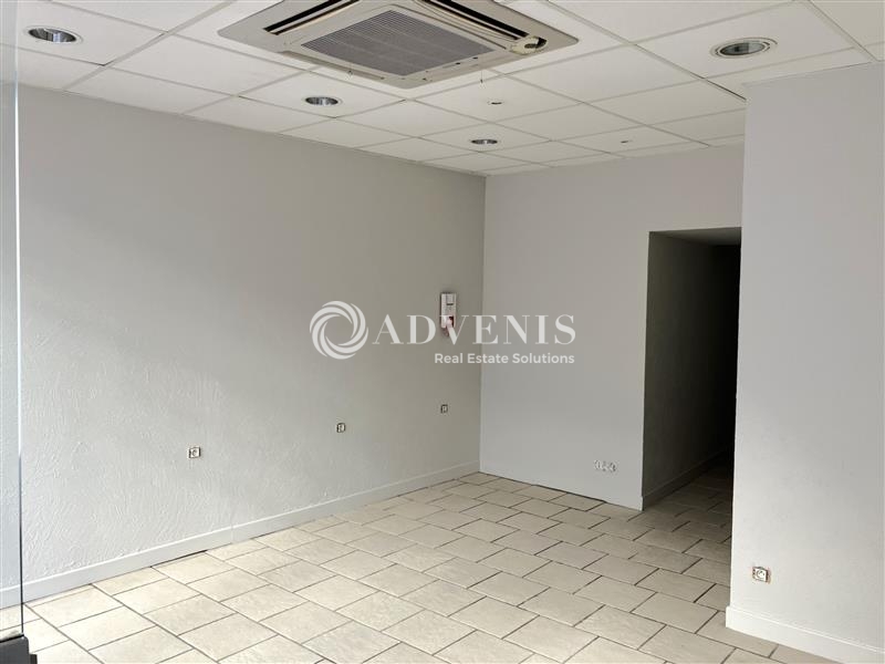 Location Commerces BOURGES (18000) - Photo 1