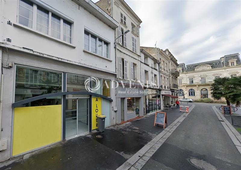 Location Commerces ROCHEFORT (17300) - Photo 1