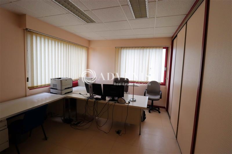 Location Bureaux CHAMPCEVINEL (24750) - Photo 2