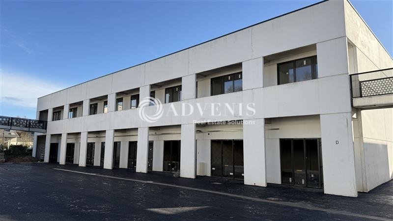 Location Commerces SERRIS (77700) - Photo 1