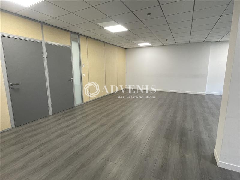 Location Bureaux TREMBLAY EN FRANCE (93290) - Photo 5