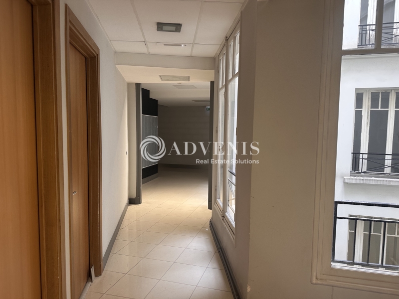 Location Bureaux PARIS (75008) - Photo 3