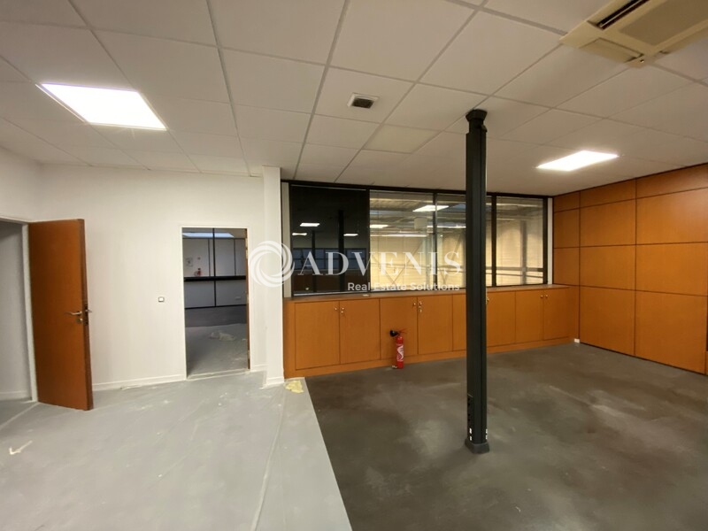 Location Bureaux et activités légères POISSY (78300) - Photo 2