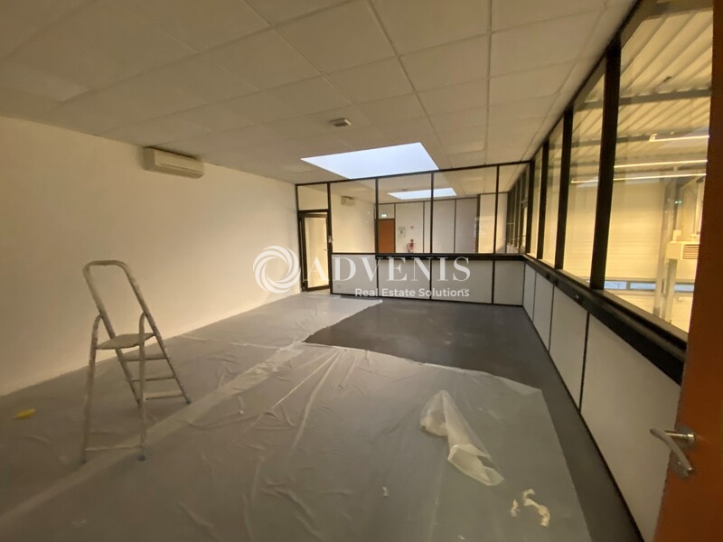 Location Bureaux et activités légères POISSY (78300) - Photo 4