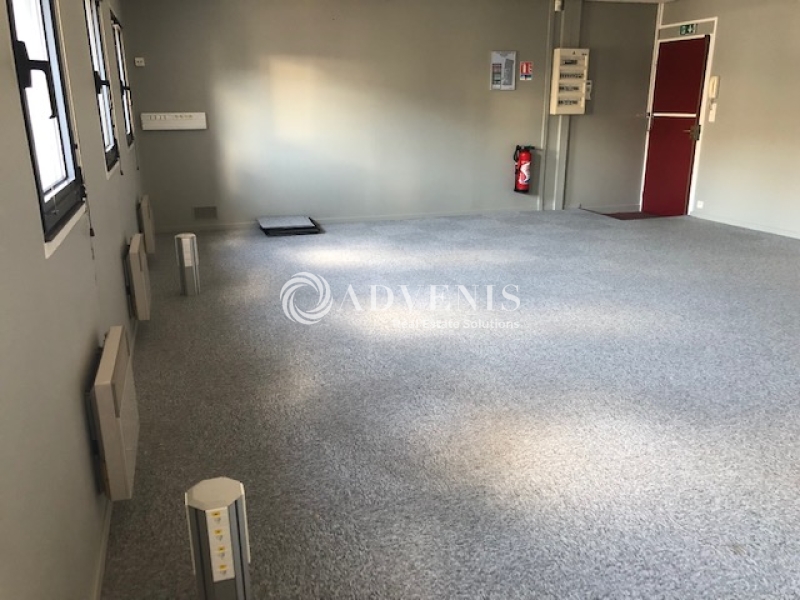 Location Bureaux TOURS (37000) - Photo 9