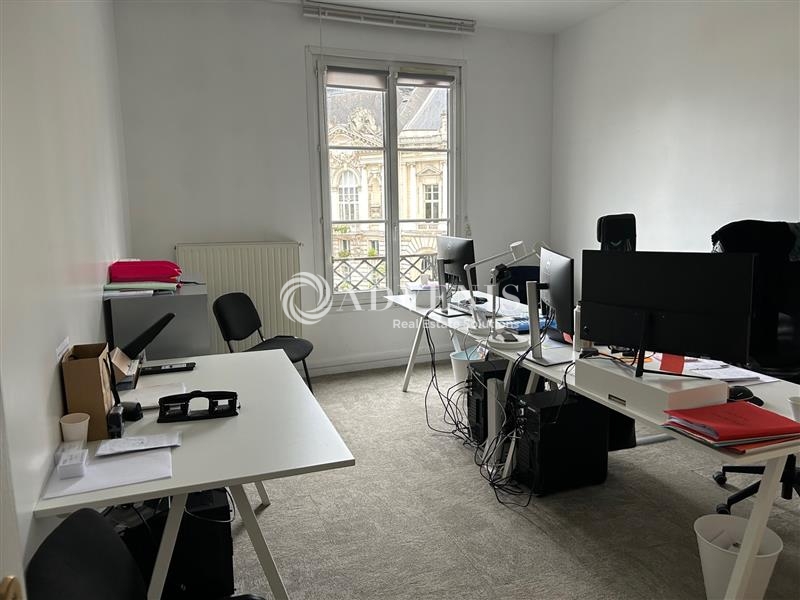 Location Bureaux TOURS (37000) - Photo 2