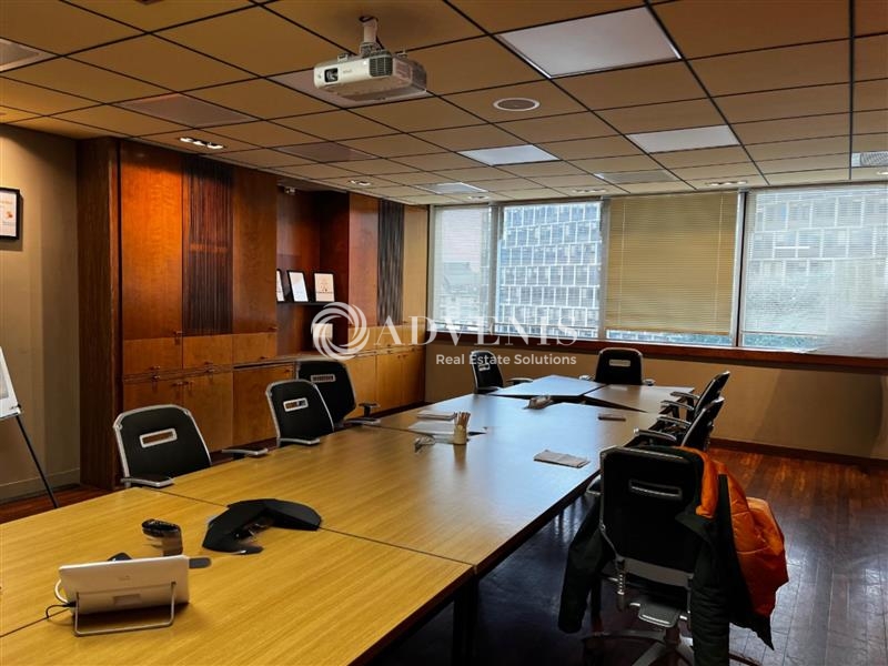 Location Bureaux TOURS (37000) - Photo 1