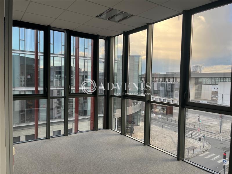 Location Bureaux TOURS (37200) - Photo 1