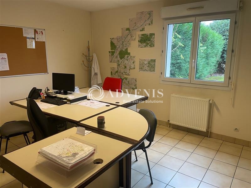 Location Bureaux LA CHAUSSEE SAINT VICTOR (41260) - Photo 2