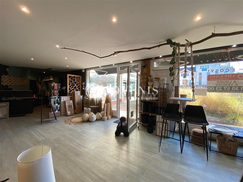 Location Commerces VOISINS LE BRETONNEUX (78960) - Photo 4