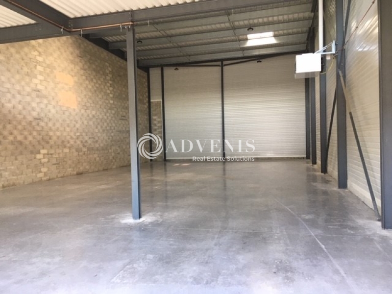 Location Activités Entrepôts ELANCOURT (78990) - Photo 4