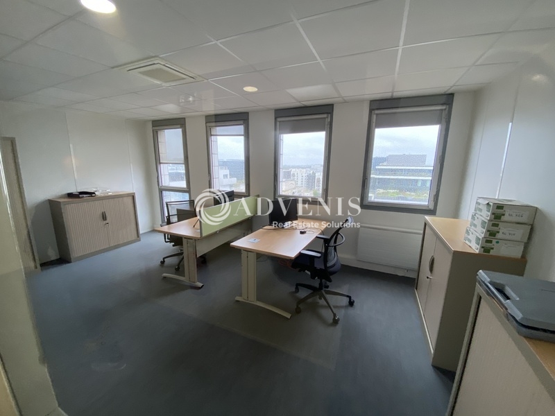 Vente Utilisateur Bureaux MONTIGNY LE BRETONNEUX (78180) - Photo 2