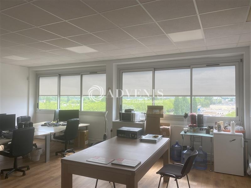 Vente Utilisateur Bureaux TRAPPES (78190) - Photo 2