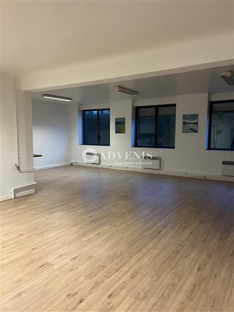 Location Bureaux BOIS D'ARCY (78390) - Photo 2