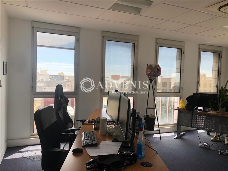 Location Bureaux MONTIGNY LE BRETONNEUX (78180) - Photo 4