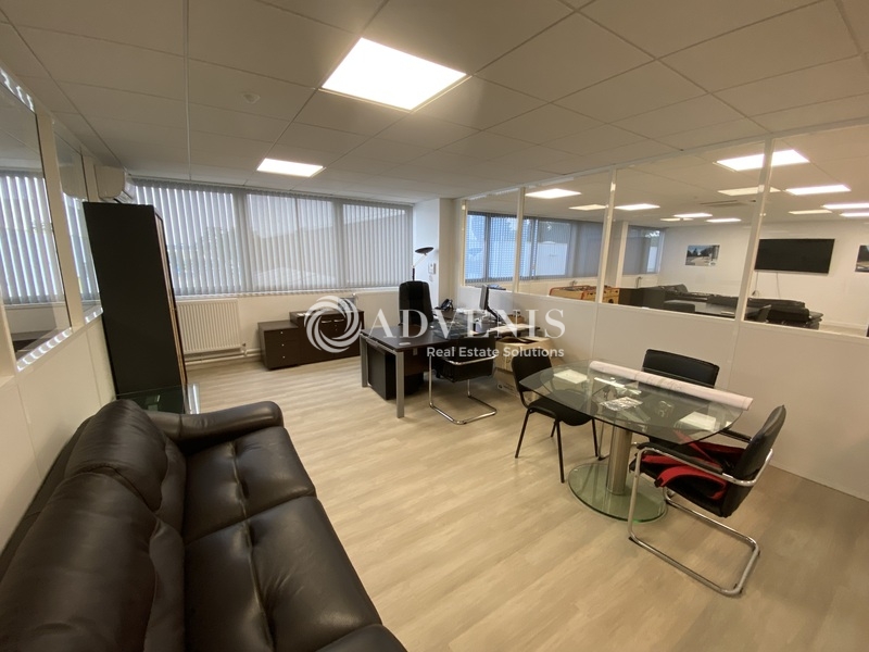 Vente Utilisateur Bureaux BUC (78530) - Photo 4