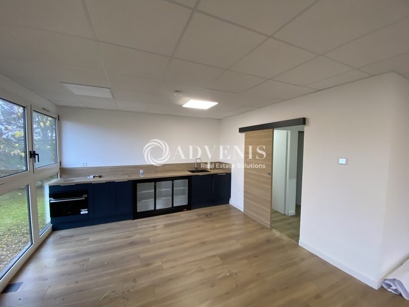 Location Bureaux et activités légères MONTIGNY LE BRETONNEUX (78180) - Photo 4