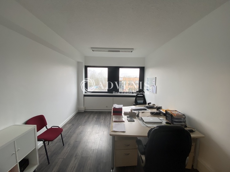 Vente Utilisateur Bureaux MONTIGNY LE BRETONNEUX (78180) - Photo 4