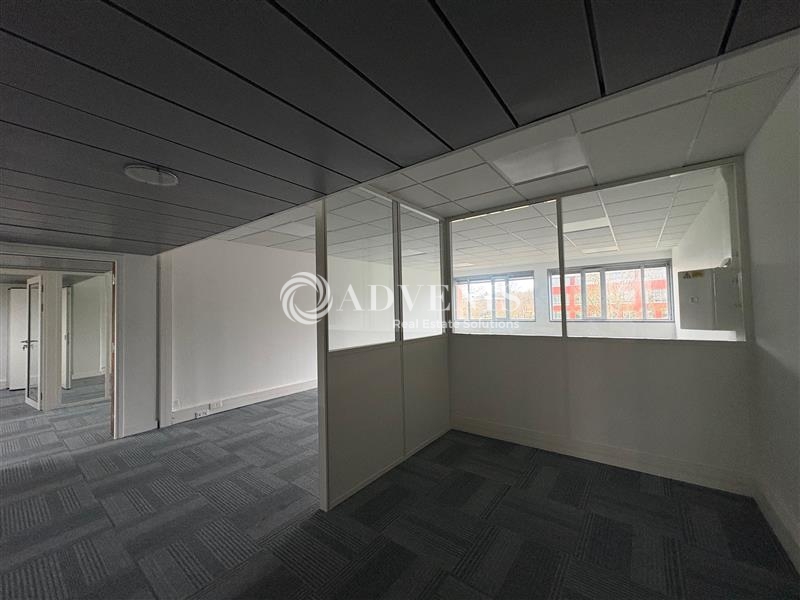 Location Bureaux VOISINS LE BRETONNEUX (78960) - Photo 5