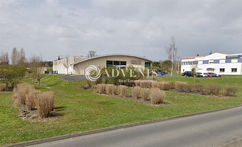 Location Commerces SAINTES (17100) - Photo 2