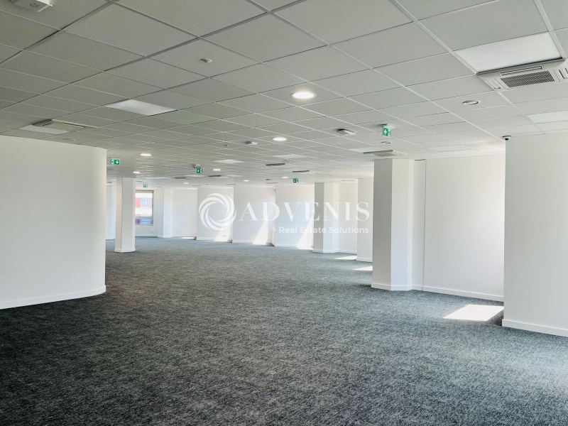 Location Bureaux NOISY LE GRAND (93160) - Photo 1