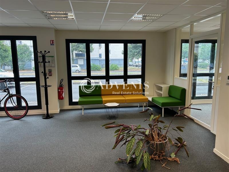 Location Bureaux TOURS (37000) - Photo 2