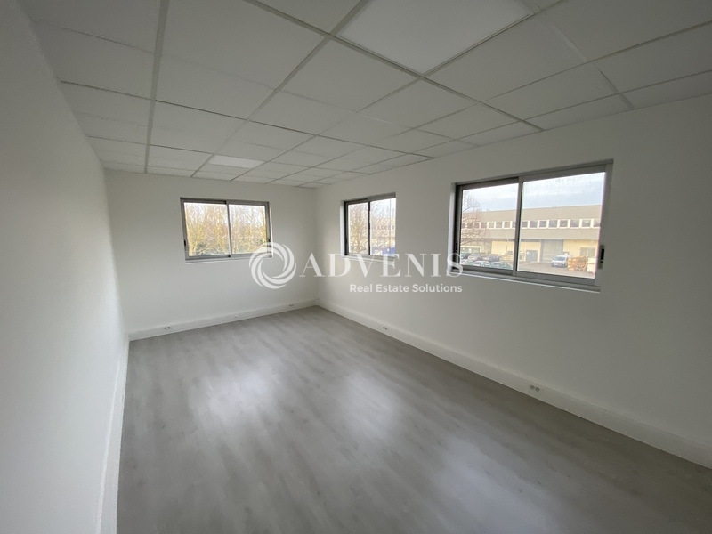 Location Bureaux TRAPPES (78190) - Photo 2