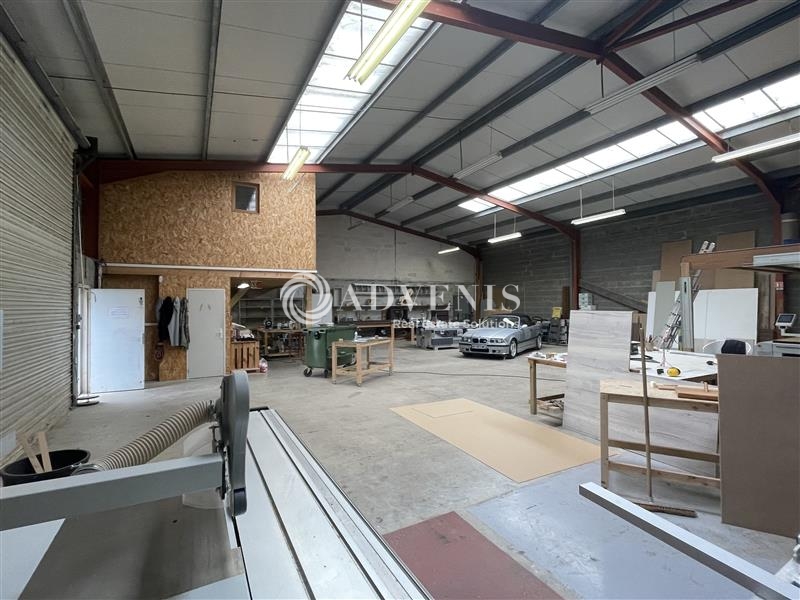 Location Activités Entrepôts YVRAC (33370) - Photo 1