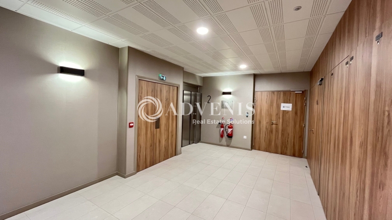 Location Bureaux BRUGES (33520) - Photo 9