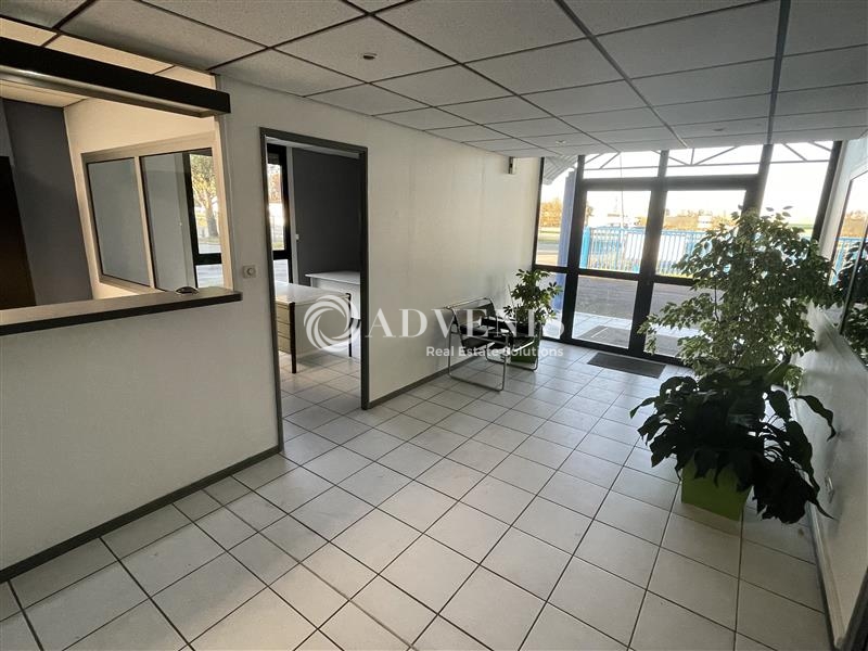 Location Activités Entrepôts BEYCHAC ET CAILLAU (33750) - Photo 2