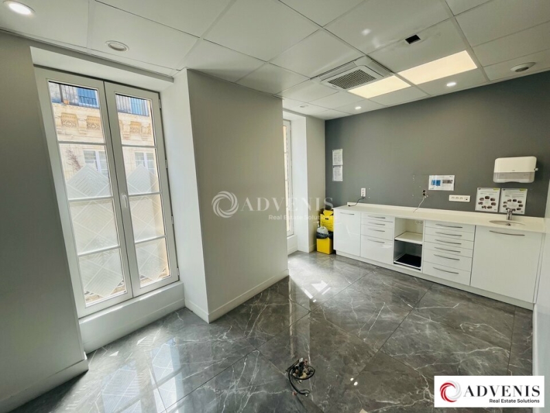 Location Commerces BORDEAUX (33000) - Photo 11