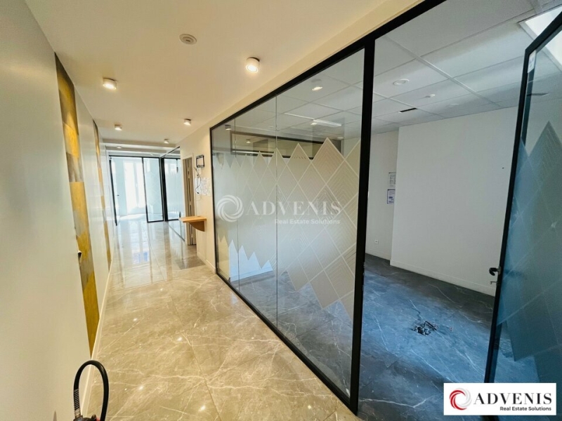 Location Commerces BORDEAUX (33000) - Photo 12