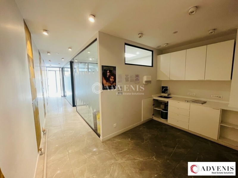 Location Commerces BORDEAUX (33000) - Photo 3