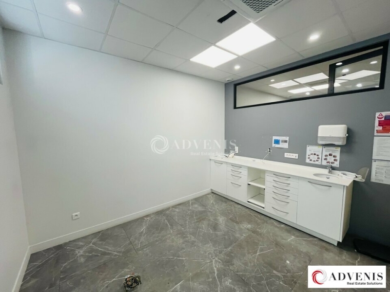 Location Commerces BORDEAUX (33000) - Photo 9