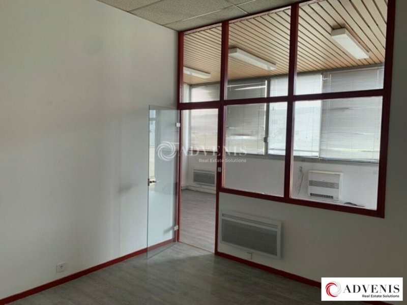 Location Activités Entrepôts BLANQUEFORT (33290) - Photo 3