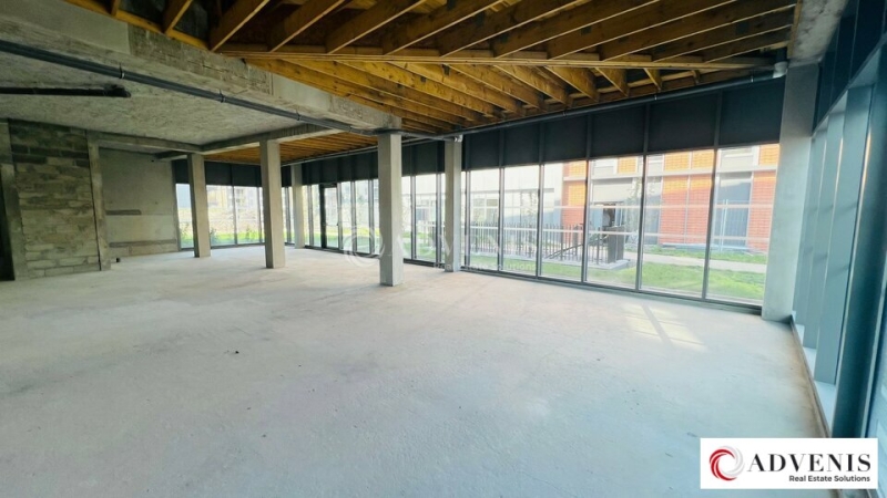 Location Commerces BRUGES (33520) - Photo 3