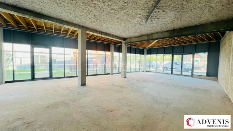 Location Commerces BRUGES (33520) - Photo 5