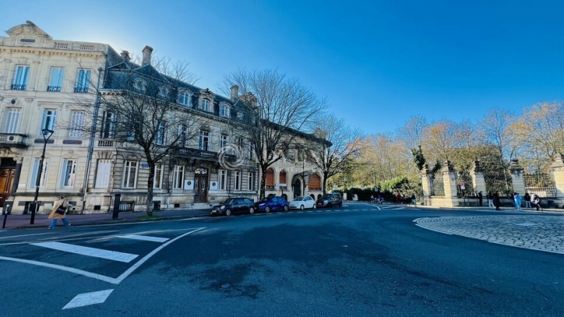 Location Bureaux BORDEAUX (33200) - Photo 1