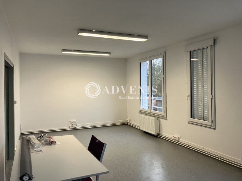 Location Bureaux SAINT DOULCHARD (18230) - Photo 1