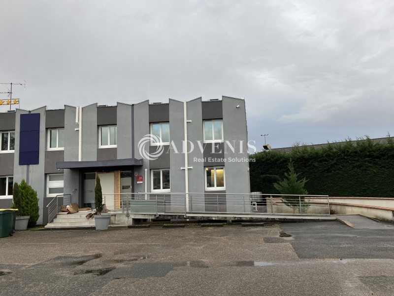 Location Commerces SAINT DOULCHARD (18230) - Photo 1